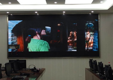 Cina P5 Indoor Full Color Led Display Screen Untuk Konferensi / Media Mobile High Refresh Rate pemasok